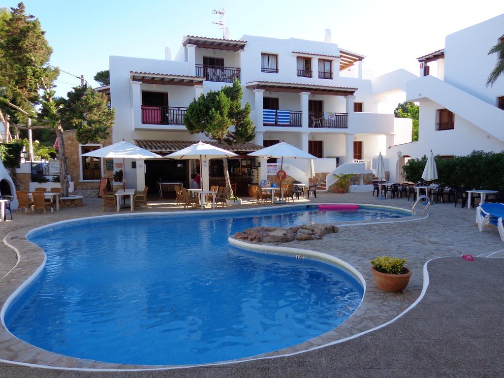 Apartamentos Los Pinares Benet Santa Eulària des Riu Extérieur photo